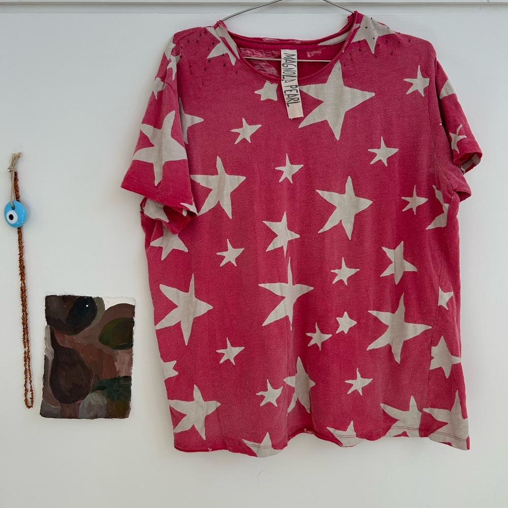Magnolia Pearl Red Star Print Top